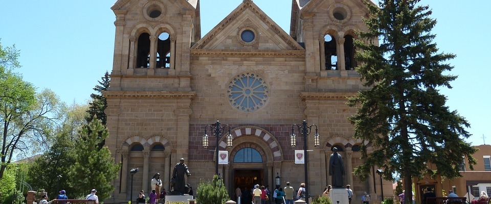 cathedral-of-basilica-santa-fe-55486_pixabay